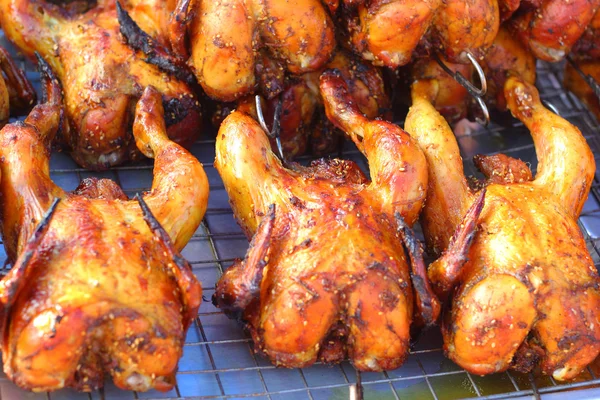 Ayam panggang di pasar — Stok Foto