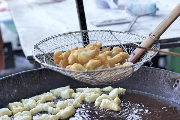 Bastón de masa frita en la sartén —  Fotos de Stock