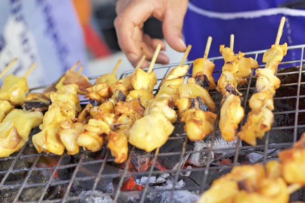 B-Barbekü Izgara kalamar piyasada — Stok fotoğraf