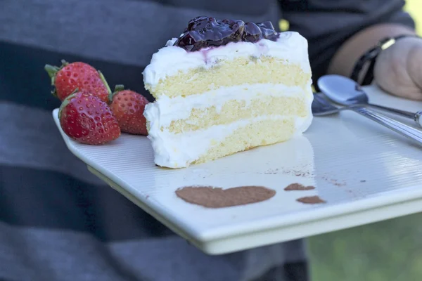 Blueberry cake and strawberry fruit — Stock Photo, Image