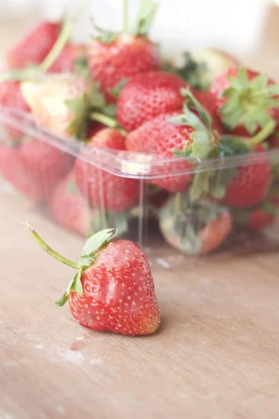 Viel frisches Erdbeerobst — Stockfoto