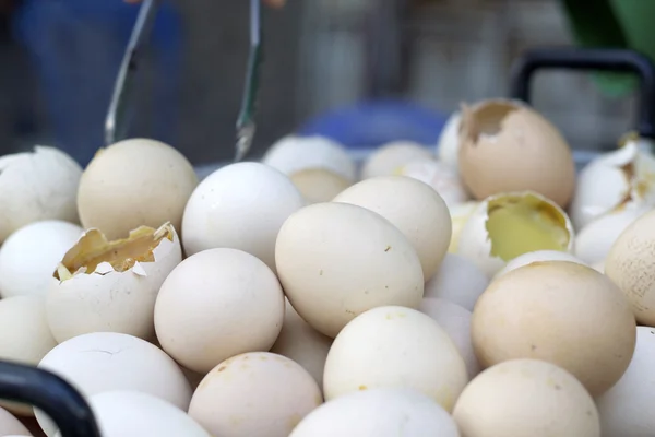 Närbild på bruna ägg — Stockfoto