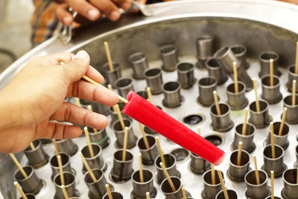 Recipiente de acero para pegar helado - tailandia . — Foto de Stock