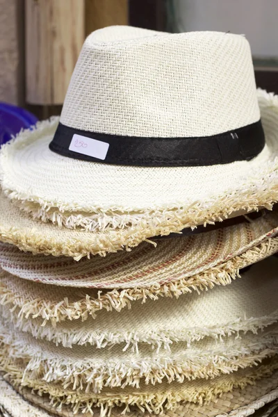 Sombreros en venta en el mercado — Foto de Stock