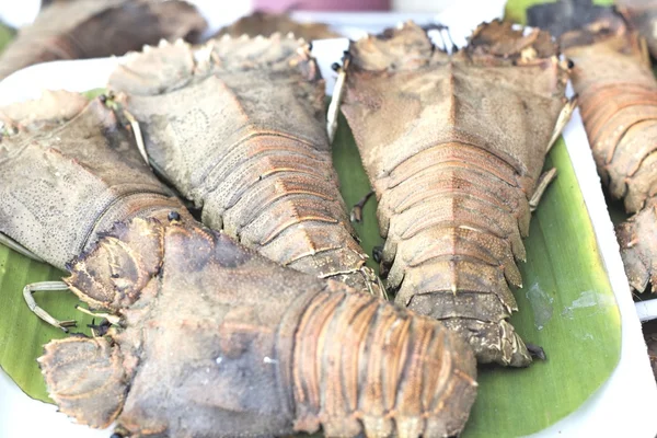 Grill d'écrevisses sur le marché — Photo