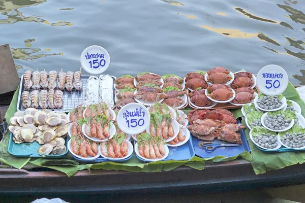 Damnoen saduak flytande marknaden, Thailand med mat försäljning — Stockfoto