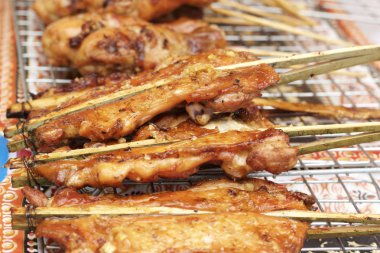 Bar-BQ veya barbekü ızgara tavuk