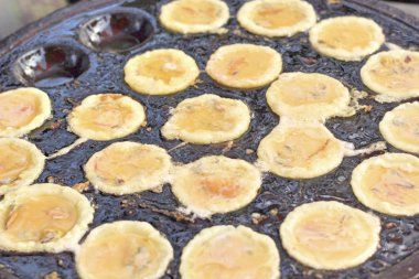 Japon tarzı yiyecekler de takoyaki.