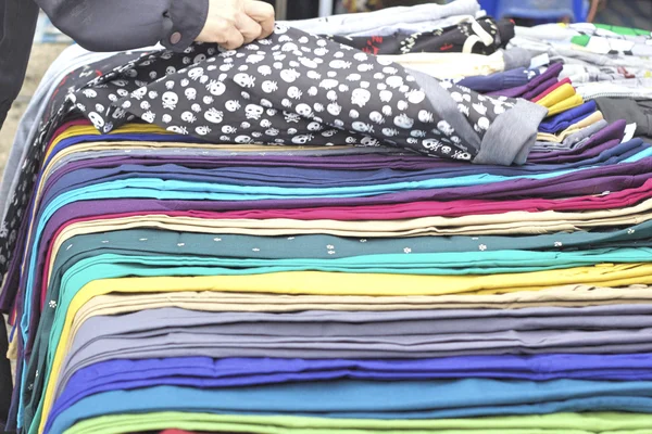 Un montón de pantalones de colores — Foto de Stock