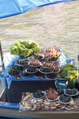 Damnoen saduak yüzen pazarı, Tayland gıda satışı