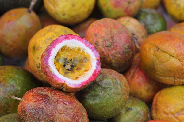 Passion fruit — Stock Photo, Image