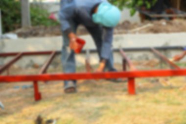 İnşaat İşçileri çelik boyanır