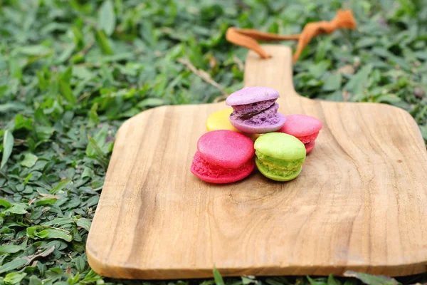 Macarrones franceses multicolor es delicioso —  Fotos de Stock