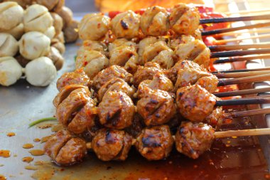 Satılık geniş bir et topu.