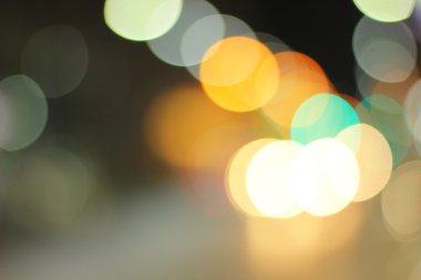 Geceleri araba bulanıklaşıyor.