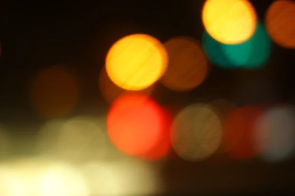 Offuscata di auto in città di notte — Foto Stock