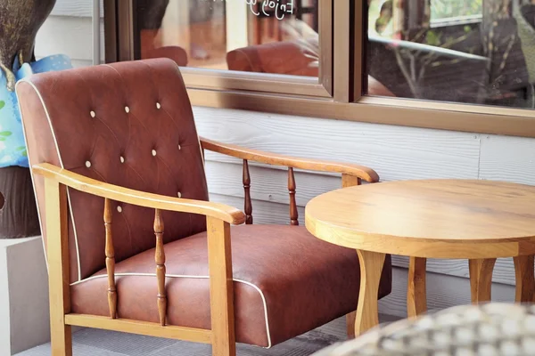 Tabel in het huis. -vintage stijl — Stockfoto