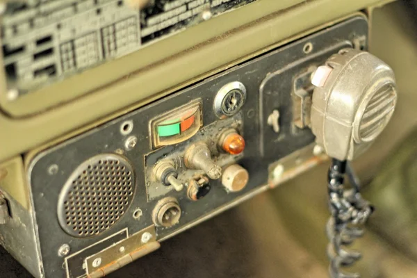 Retro radyo eski vintage tarzı arabada