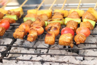 Bar-BQ veya barbekü ızgara et