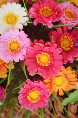 güzel karışık çiçekli yapay çiçek