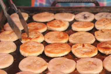 Tayland tatlı, mix un, Hindistan cevizi ve sonra kızarmış.