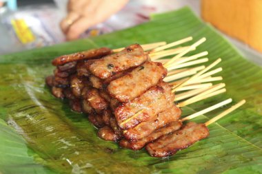 Bar-BQ veya barbekü ızgara et