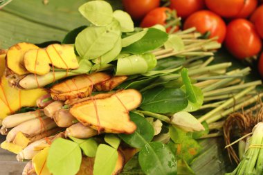 Güney Afrika'da bir kabile kireç yaprakları, Limon otu yemek pişirmek için