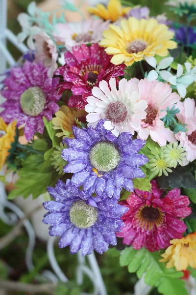 Yapay çiçek güzel vintage gerbera — Stok fotoğraf