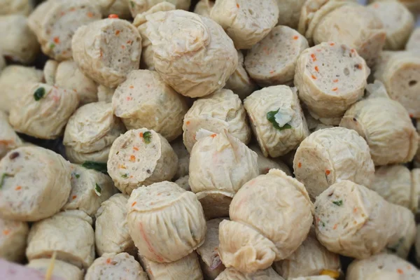 Mezcla de bola de carne de pescado con tofu —  Fotos de Stock