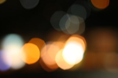 Geceleri araba bulanıklaşıyor.