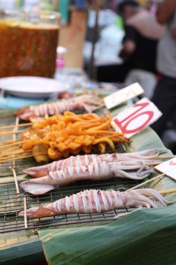 b-Barbekü Izgara kalamar piyasada