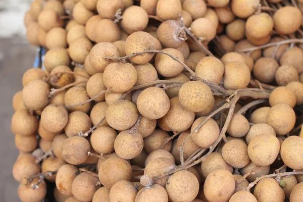 Longan gyümölcs a piacon — Stock Fotó