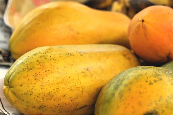 Papaya fruit in the market — Stock Photo, Image