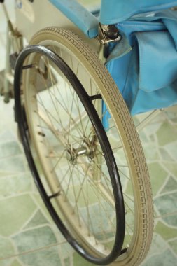 bulanık tekerlekli sandalye hizmeti için park