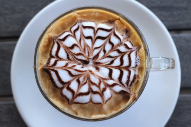 Bardakta sıcak kahve.