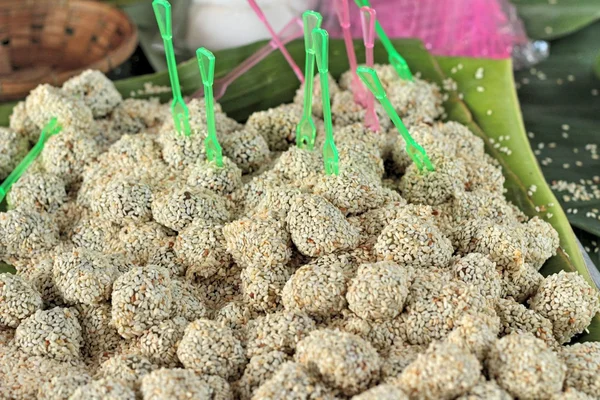 Gekookt snoepjes zetten sesam - dessert Thailand — Stockfoto