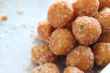 Tayland tatlı, mix un, Hindistan cevizi ve sonra kızarmış.