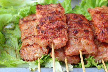 Bar-BQ veya barbekü ızgara et