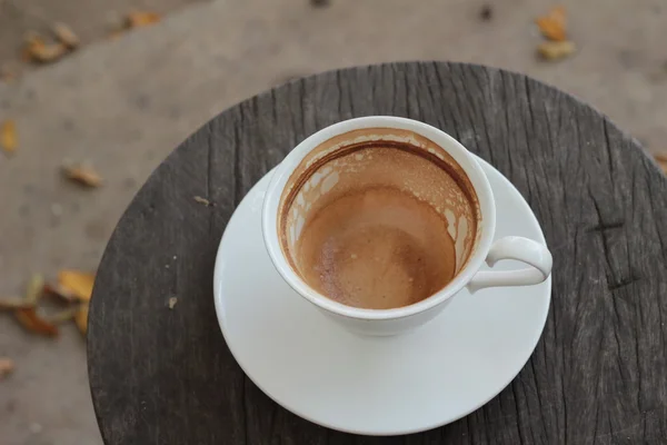 Café con leche caliente en vidrio —  Fotos de Stock