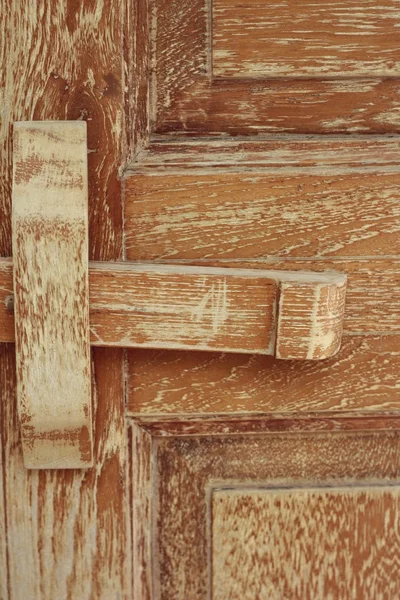 Handle vintage wooden door from an old house. — Stock Photo, Image