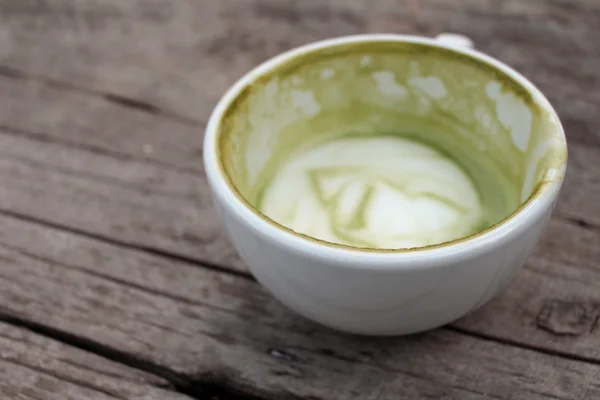 Té verde y leche para beber —  Fotos de Stock