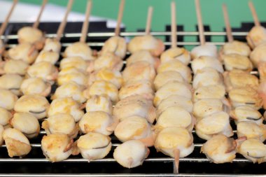 Piyasada ızgara tarak