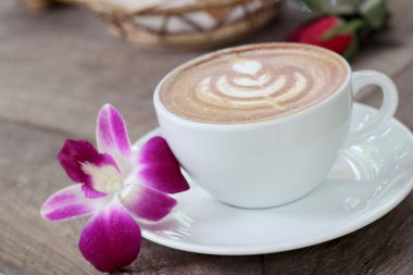 Bardakta sıcak kahve.