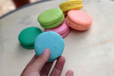 Fransızca macaroons çok renkli lezzetlidir