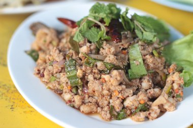 Lezzetli Tay Spicy kıyılmış domuz salata.