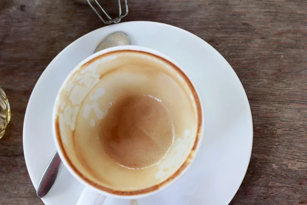 Café con leche caliente en vidrio —  Fotos de Stock