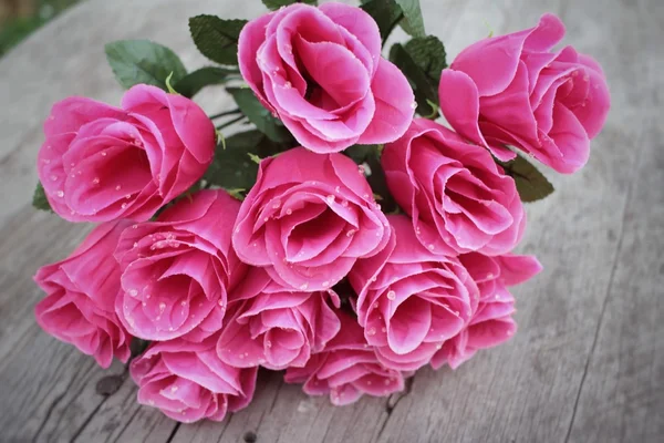 Belle rose vintage di fiori artificiali — Foto Stock