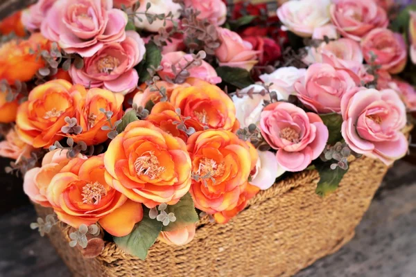 Hermosa rosa de flores artificiales —  Fotos de Stock