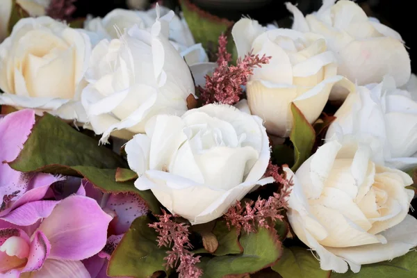 Bela rosa de flores artificiais — Fotografia de Stock