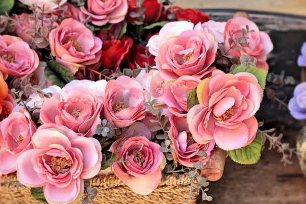 Hermosa rosa de flores artificiales —  Fotos de Stock